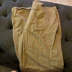 Women’s Kuhl cargo pants